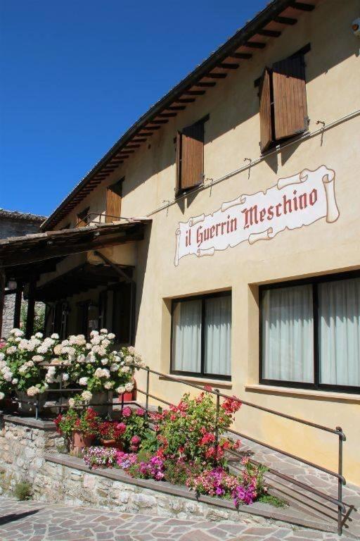 Guerrin Meschino Hotel Montemonaco Exterior photo